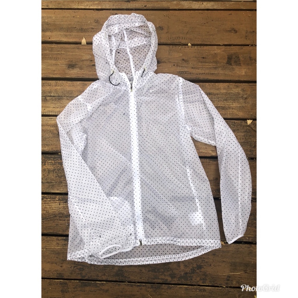 Nike cyclone vapor ultra light running jacket